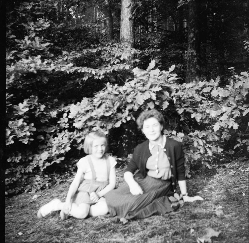 037 zleva Helena Jicinska(Maskova),Jarka Svobodova